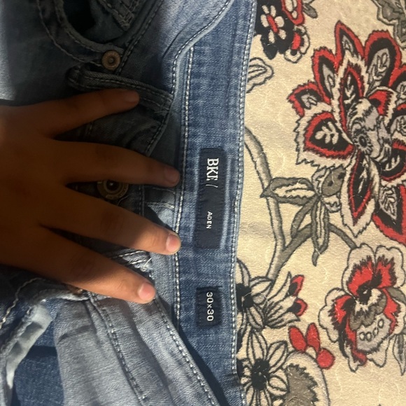 Two 30x30 Bke jeans - Picture 9 of 10